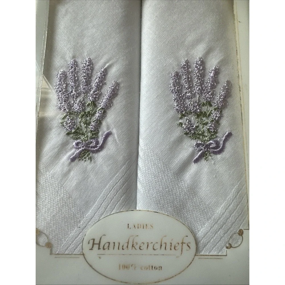 Vtg Set Of 2 Ladies Lavender Embroidered Handkerchiefs In Original Giftbox‎